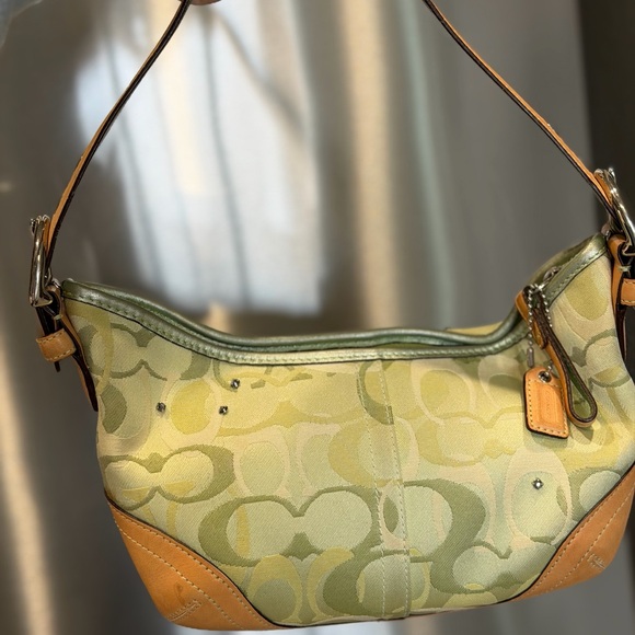 RARE VINTAGE Coach Green and Tan Shoulder Bag with Butterfly Accents - Picture 3 of 6